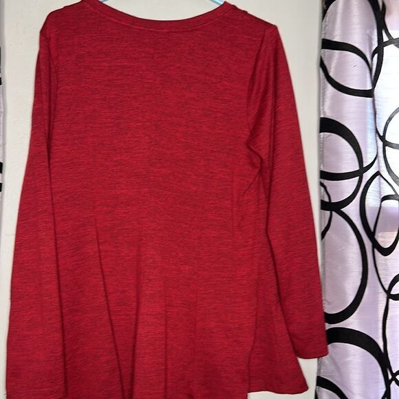 Denim + Company long sleeve, V-neck stretch, knit blouse, size medium - Picture 9 of 10